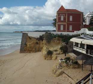Strand mit Restaurant