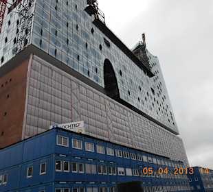 Elbphilharmonie von der Seite