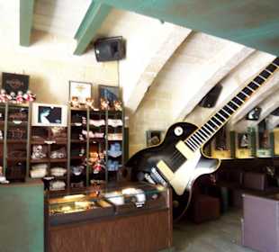 Merchandise-Bereich der Hard Rock Bar