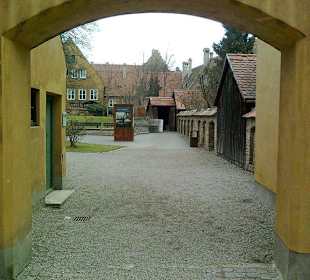 Fuggerei - Blick zum Eingang des Schutzbunkers