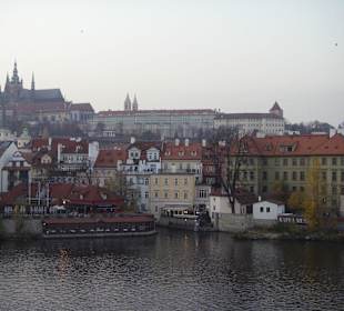 Виден Пражский град