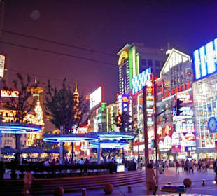 Lichtermeer auf der Nanjing LU