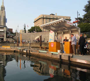 Abfahrtstelle Rundfahrten und Wassertaxis