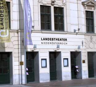 Landestheater am Rathausplatz