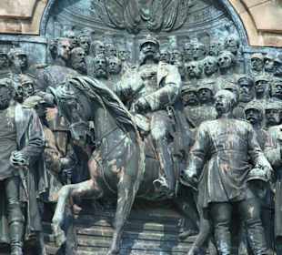 Bild auf das Niederwalddenkmal