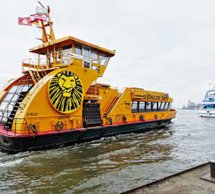 Impressionen vom HVV-Fährbetrieb der Linie 62
