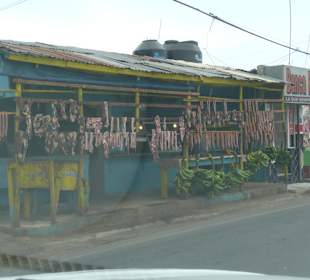 In Higüey / Metzgerei an der Strasse