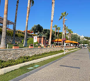 Strandpromenade Side