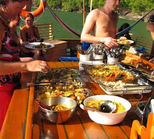 Buffet auf der Damai Indah