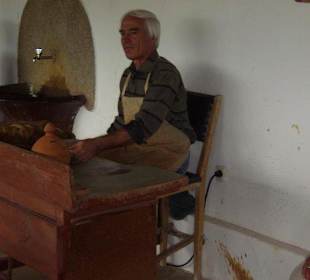 Töpfermeister im Musterhaus