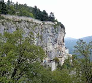 Erster Blick auf die Kapelle