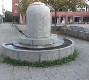 Brunnen Walter-Gropius-Platz