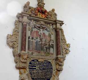 Epitaph an der Kirchenwand