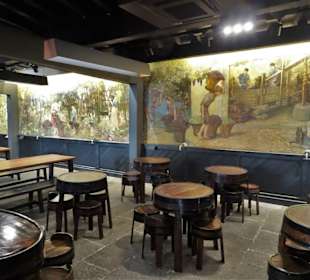 In der Max-Römer-Stube der Blandy's Wein Lodge