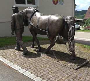 Skulptur Pferd Unteriflingen