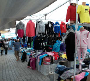 Kemer, targ tekstylny w wtorek