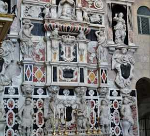 Seitenaltar in der Kathedrale Santa Maria