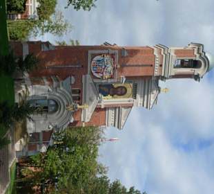 Церквушка на территории замка