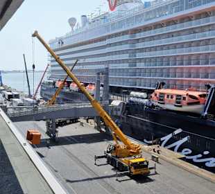 Blick von der Besuchergalerie des Cruise Center