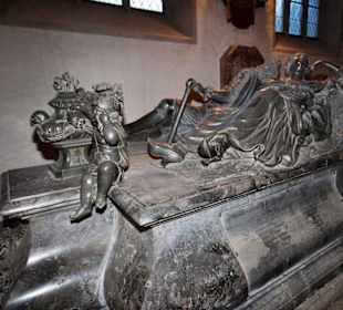Prächtiger Sarkophag
