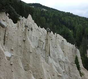 Blick auf die Erdpyramiden