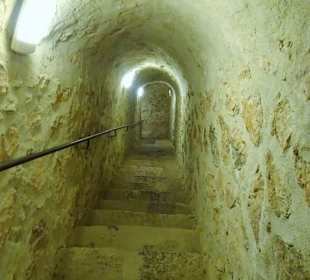 Wehrgänge hinter den Mauern