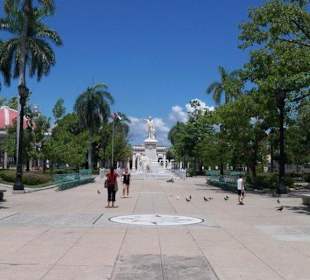 Statue von Jose Martí im Park