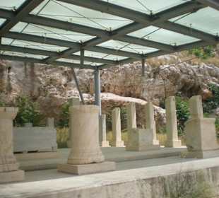 Direkt am Eingang Antike