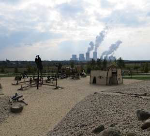 Spielplatz im Stil des Findlingsparks 