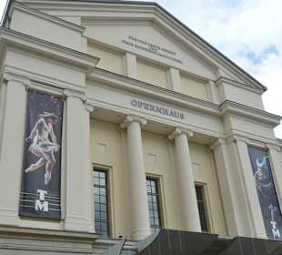 Das Magdeburger Opernhaus am Universitätsplatz