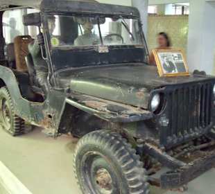 Jeep der Engländer gefahren von Japanern