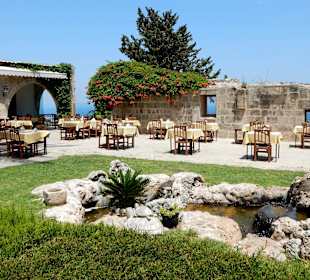 Schönes Lokal nebenan