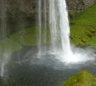 Cascata di Seljalandsfoss 