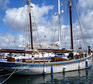 Spaziergang durch den Hafen von Alghero
