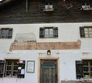 Hirzerhütte von vorne