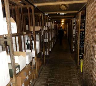 Im Flaschenlager des Bremer Ratskeller