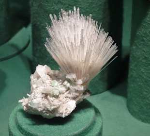 Exponate des Mineralogischen Museums