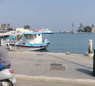 Ein Spaziergang in der Nähe des Hafens