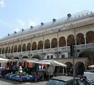 Piazza della Frutta