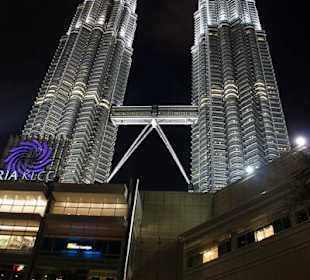 Petronas Tower nocą