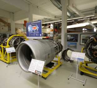 Motoren und Triebwerke