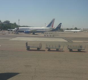 Flughafen Simferopol vom Flugzeug  aus