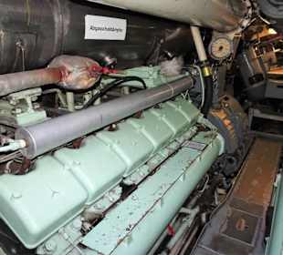 Im Maschinenraum des U-Bootes "U10"