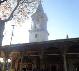 Minarette im Hitergrund