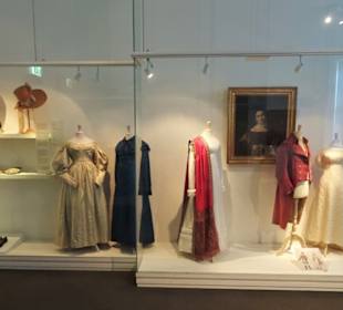 Bekleidung aus vergangener Zeit