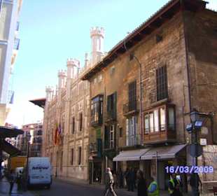 Auf dem Weg vom Bus-Bahnhof zur Kathedrale La Seu