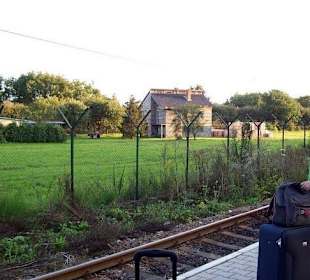 Bahngleis am Flughafen