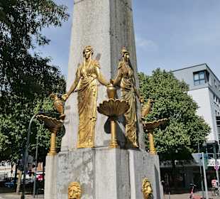 Blick zum Hotmannspief-Brunnen