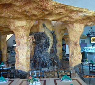 Restaurant wie eine "Höhle"
