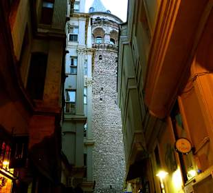 Gasse vom Galata-Turm zum Konak-Cafe